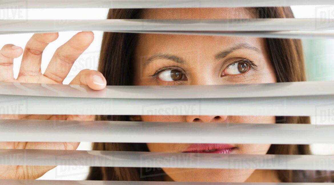 hide from IRS don't pay taxes